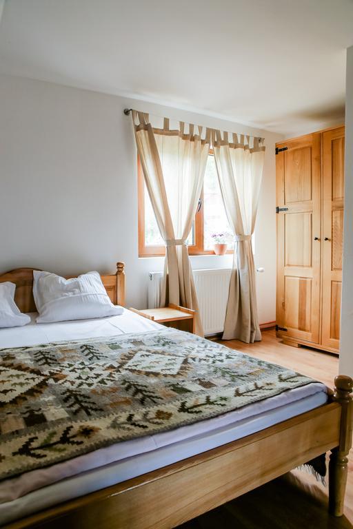 Anahouse Hotel Viseu de Sus Bilik gambar